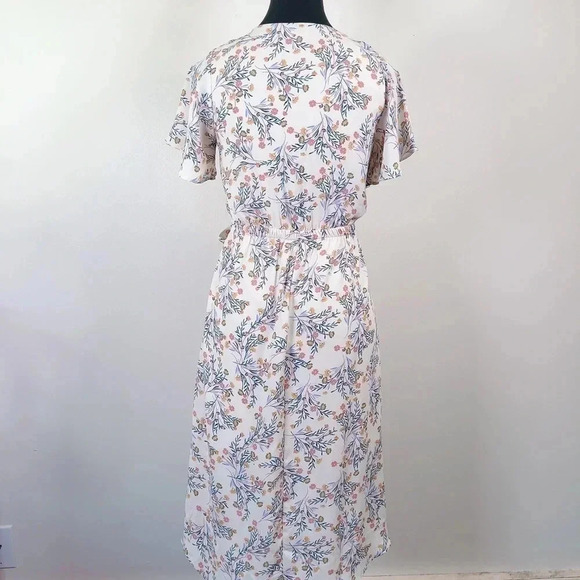 Sienna  Sky Floral Wrap Short Sleeve Dress - Picture 4 of 15